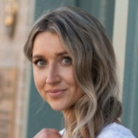 Headshot of Kristin Shea